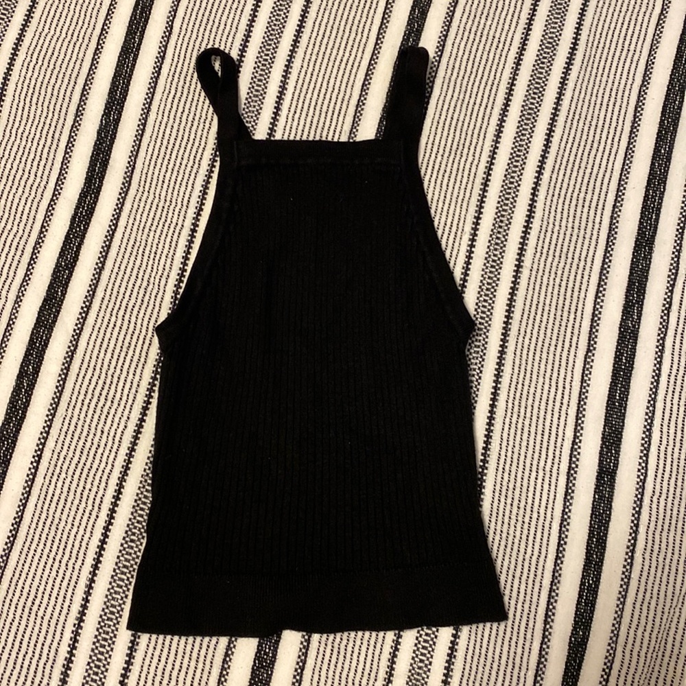 Knit ribbed black crop top